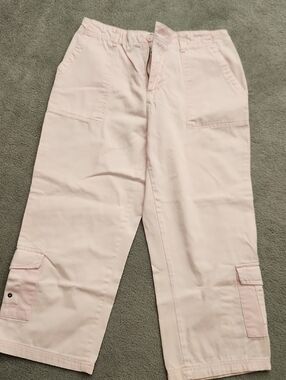 Wide-Leg Cargo Capris in Light Pink